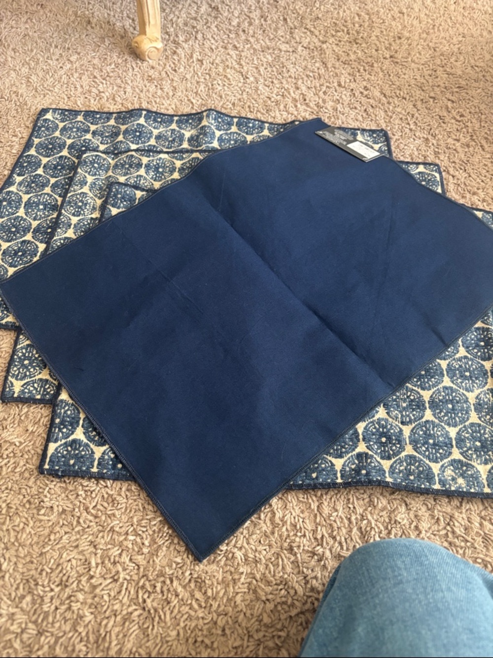 Threshold 2 NWT and 2 NWOT  Blue and Cream Printed Placemat Set OF 4 flawless